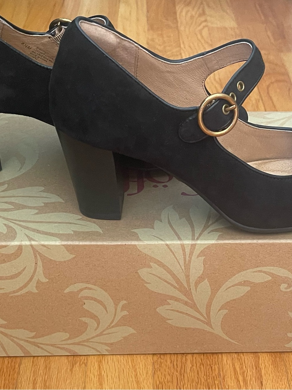 Mint!!! Sofft Black Suede “Petra” Block Heel Mart Jane pumps!! - Picture 4 of 12